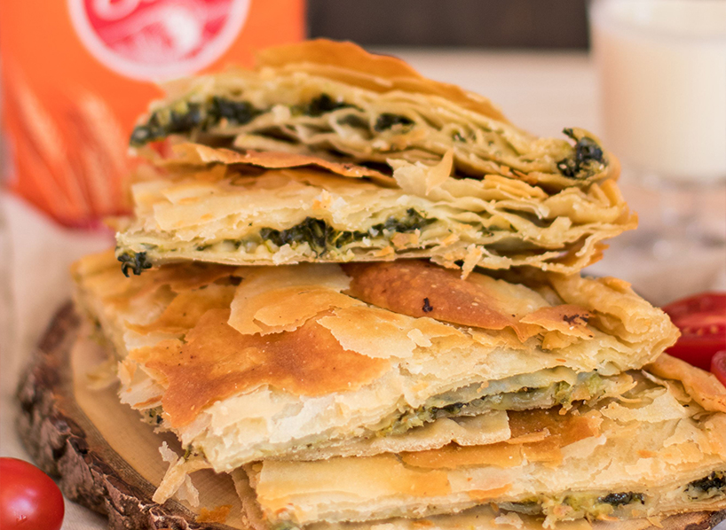 Ispanaklı El Açması Börek